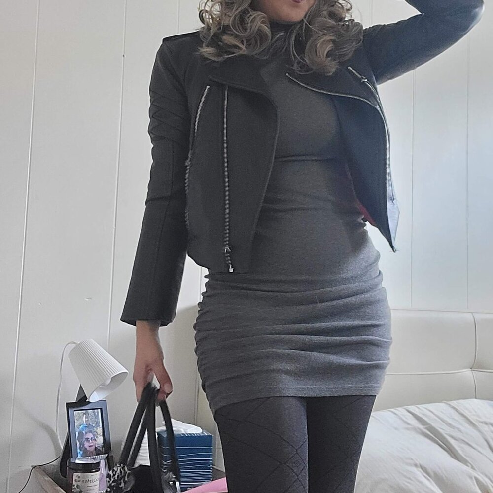 🤍 Grey Ruched Turtleneck Bodycon Dress – Size M
